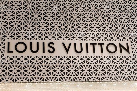 Louis Vuitton shop bologna